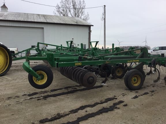 Image of John Deere 2310 Primary image