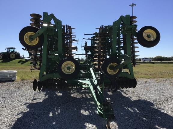 Image of John Deere 2310 equipment image 1