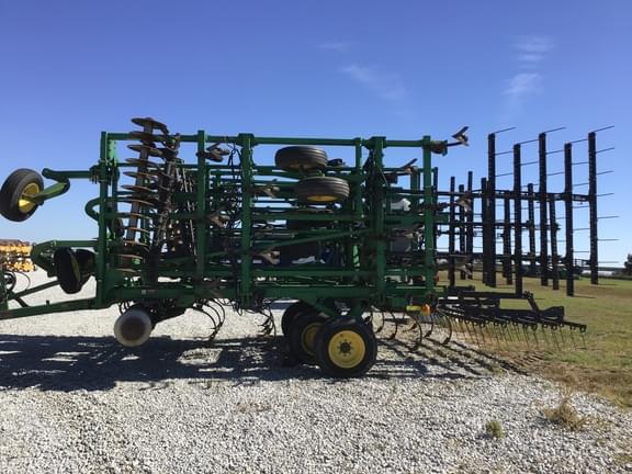 Image of John Deere 2310 equipment image 2