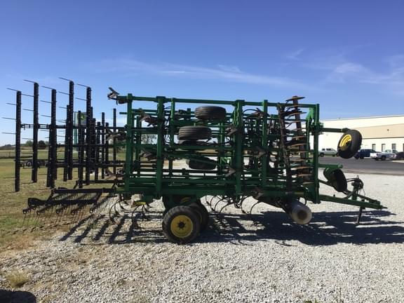 Image of John Deere 2310 equipment image 3