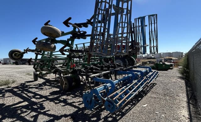 Image of John Deere 2410 equipment image 3