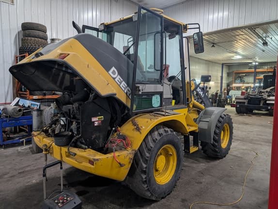 Image of John Deere 304J equipment image 4