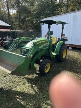 Image of John Deere 3203 equipment image 1