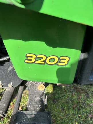 Image of John Deere 3203 equipment image 3