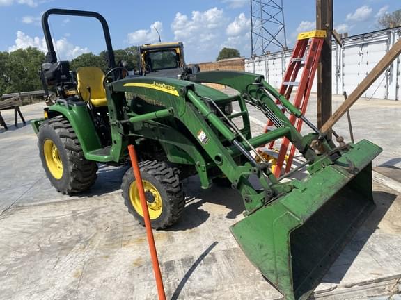 Image of John Deere 3320 Primary image