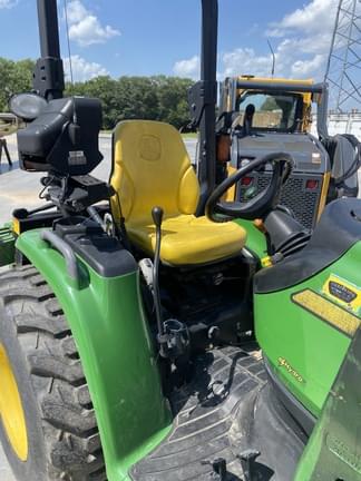 Image of John Deere 3320 equipment image 3