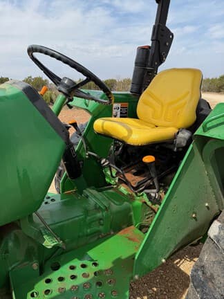 Image of John Deere 5303 equipment image 4