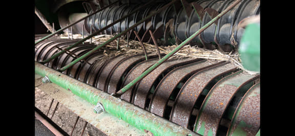 Image of John Deere 568 equipment image 3