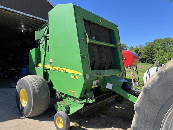 Image of John Deere 568 equipment image 1
