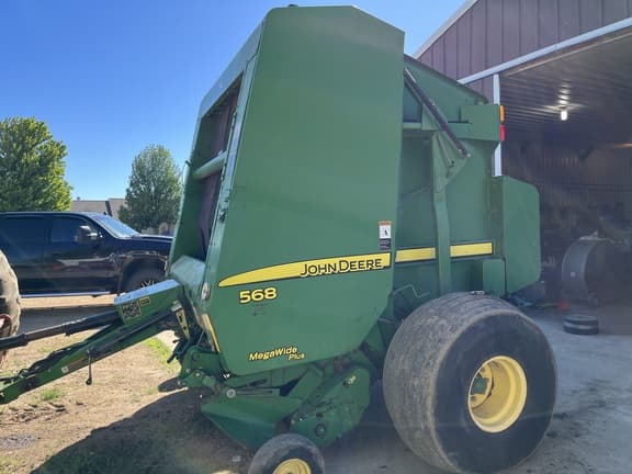 Image of John Deere 568 equipment image 3