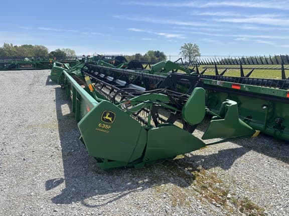 Image of John Deere 635F equipment image 2