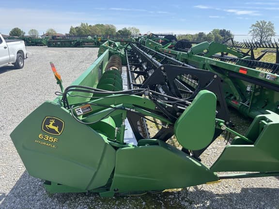 Image of John Deere 635F equipment image 3