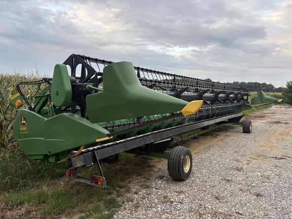 Image of John Deere 635F equipment image 2