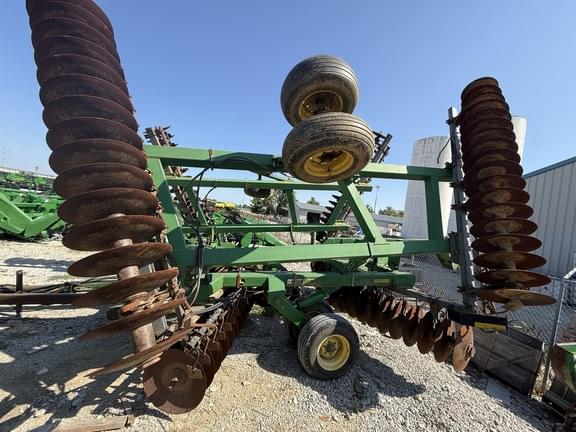 Image of John Deere 637 equipment image 2
