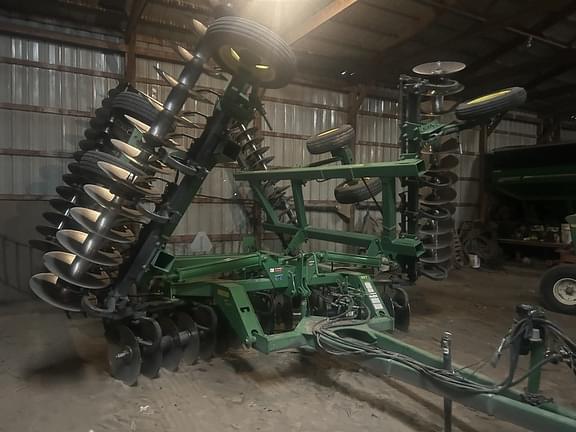 Image of John Deere 637 equipment image 3