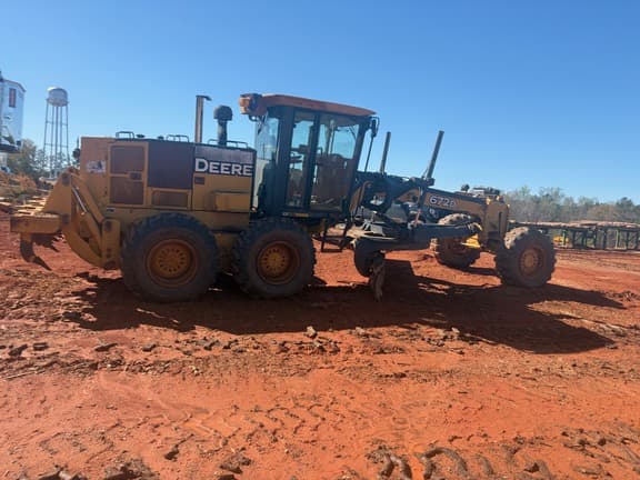 Image of John Deere 672D equipment image 1