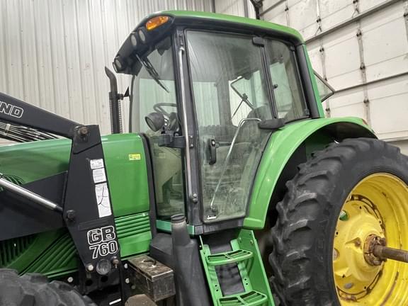 Image of John Deere 7320 equipment image 4