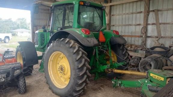 Image of John Deere 7420 equipment image 2