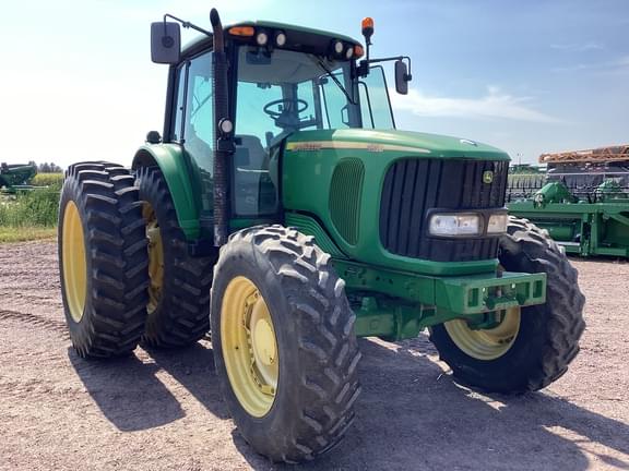 Image of John Deere 7520 equipment image 4