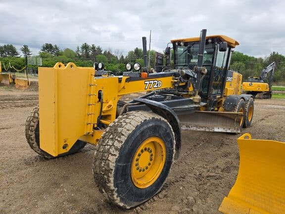 Image of John Deere 772D equipment image 4