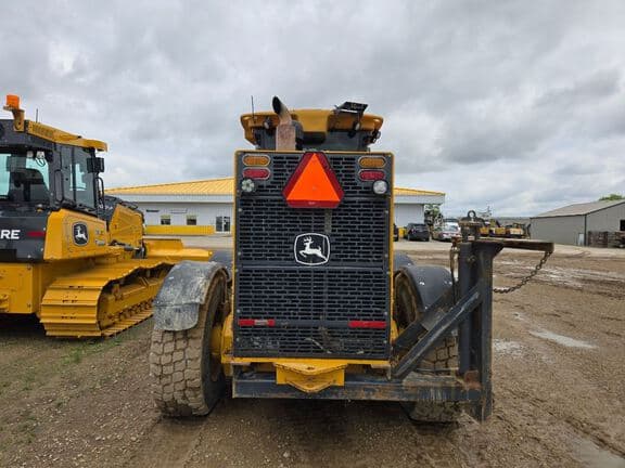 Image of John Deere 772D equipment image 2