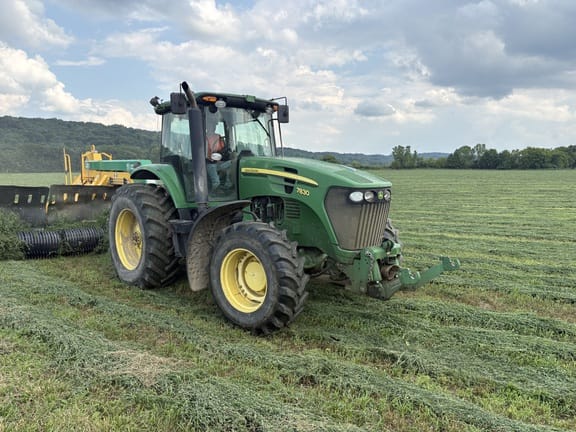 2007 John Deere 7830 Equipment Image0