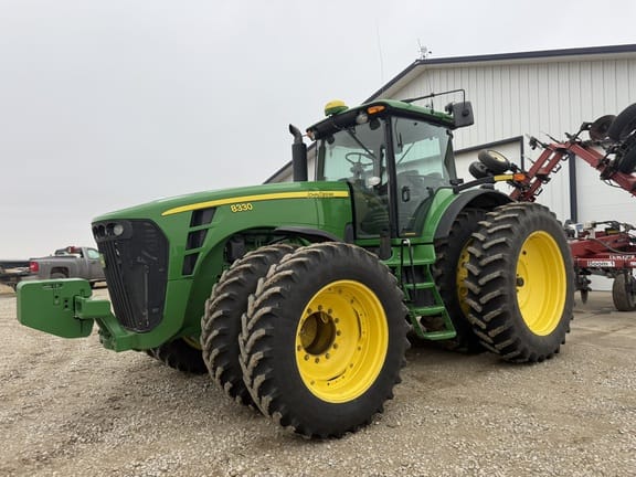 2007 John Deere 8330 Equipment Image0