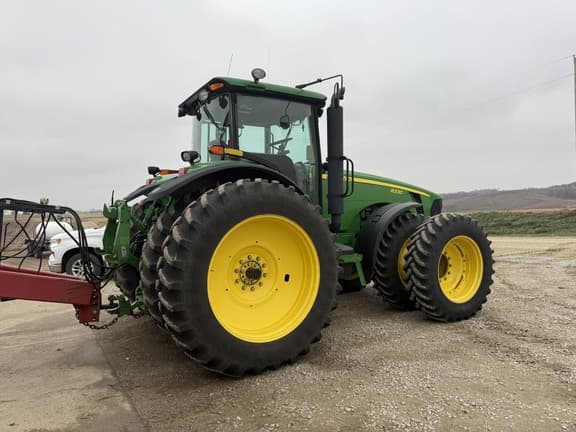Image of John Deere 8330 equipment image 3