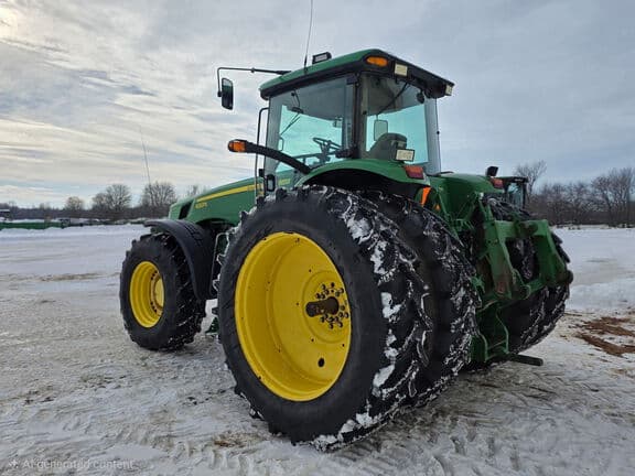 Image of John Deere 8330 equipment image 2