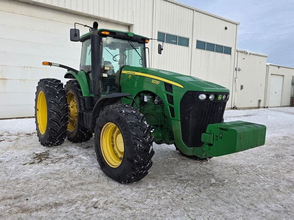 Image of John Deere 8330 equipment image 1