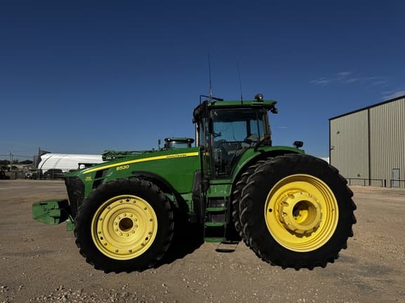 Image of John Deere 8530 equipment image 1