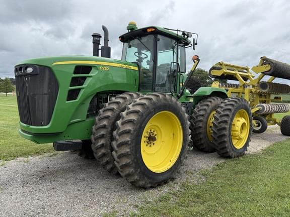 Image of John Deere 9230 equipment image 2
