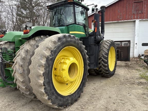 Image of John Deere 9330 equipment image 3