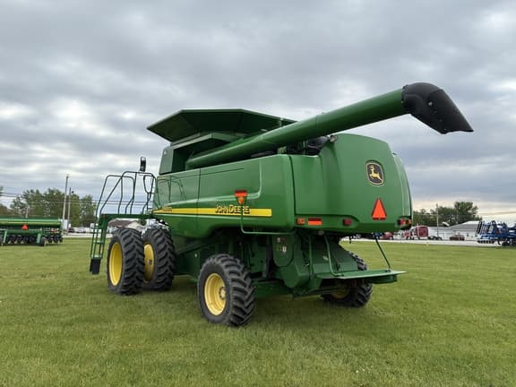 Image of John Deere 9560 STS equipment image 4
