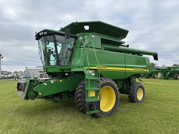 2007 John Deere 9560 STS Equipment Image0
