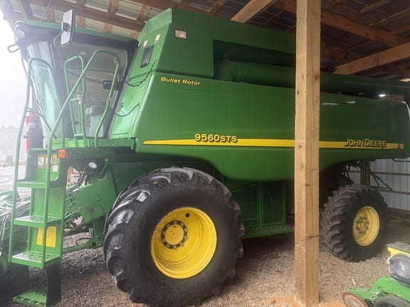 2007 John Deere 9560 STS Equipment Image0