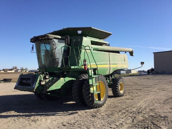 2007 John Deere 9560 STS Equipment Image0