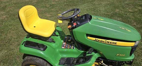 Image of John Deere X300 equipment image 3