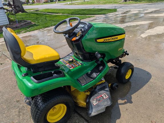 Image of John Deere X300 equipment image 3