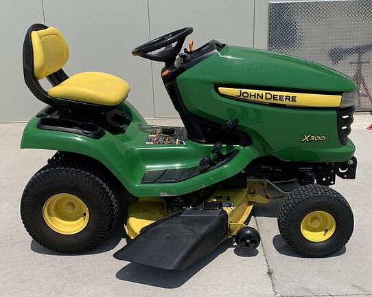 Image of John Deere X300 equipment image 1
