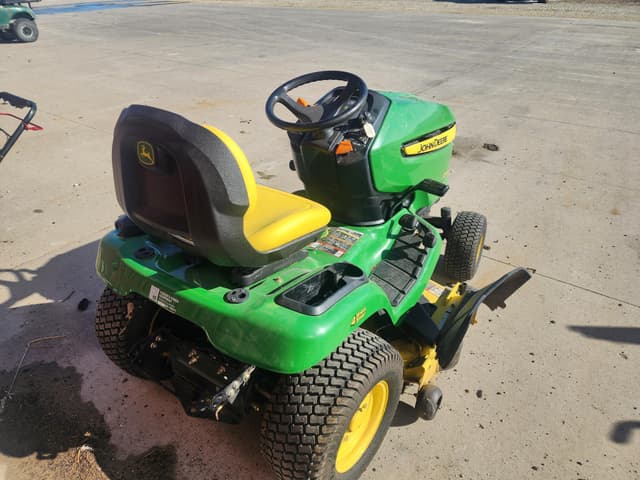 Image of John Deere X324 equipment image 3