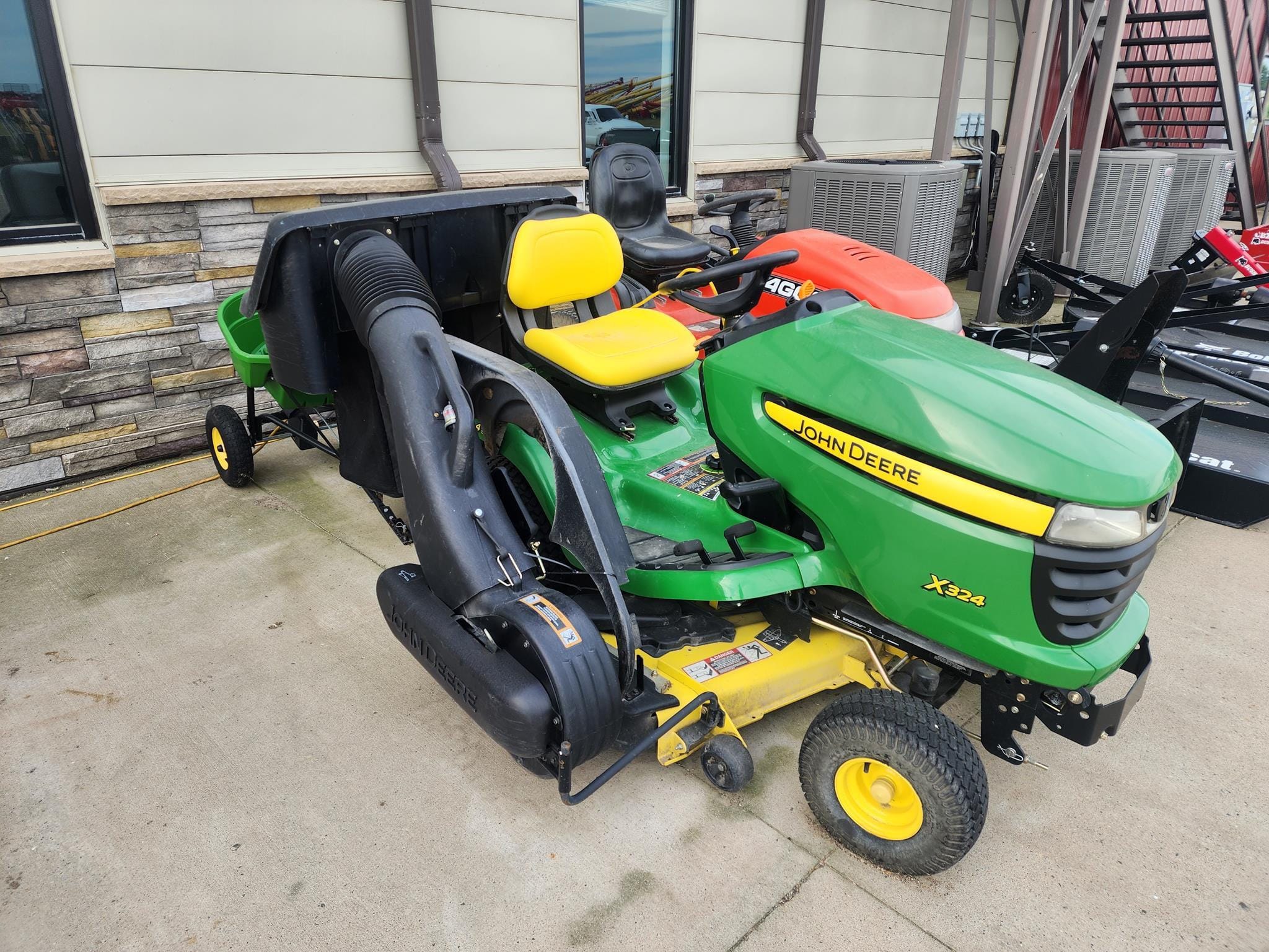 2007 John Deere X324 Equipment Image0