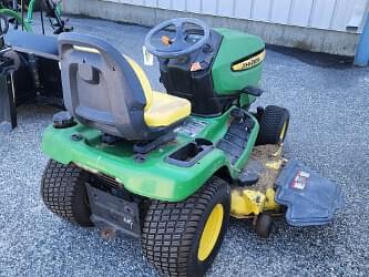 Image of John Deere X380 equipment image 1
