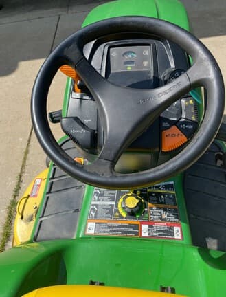 Image of John Deere X500 equipment image 3