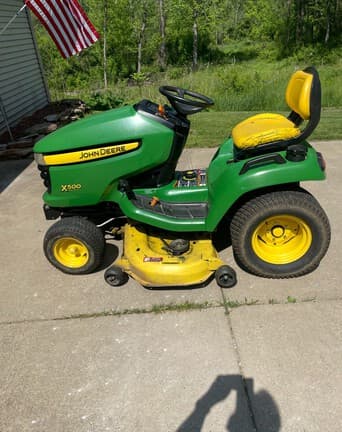 Image of John Deere X500 equipment image 2