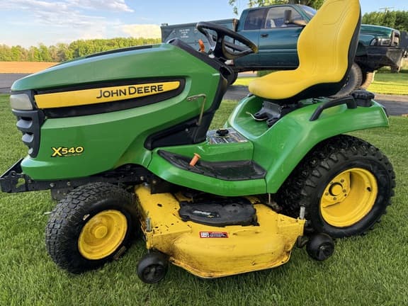 Image of John Deere X540 equipment image 1