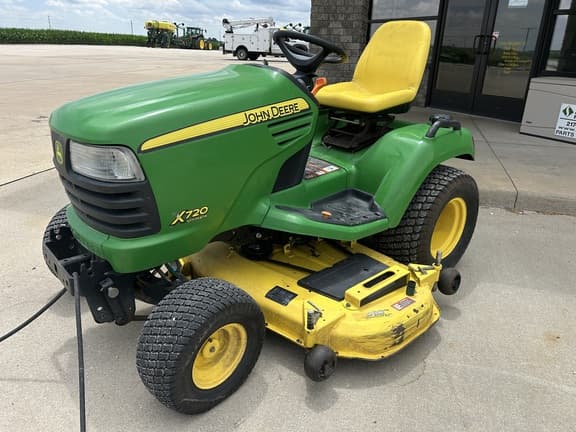 Image of John Deere X720 Primary image