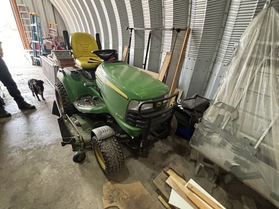 Image of John Deere X720 equipment image 2