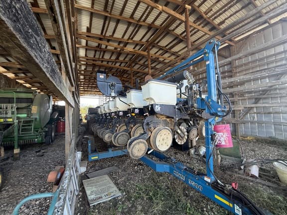 Image of Kinze 3500 equipment image 1