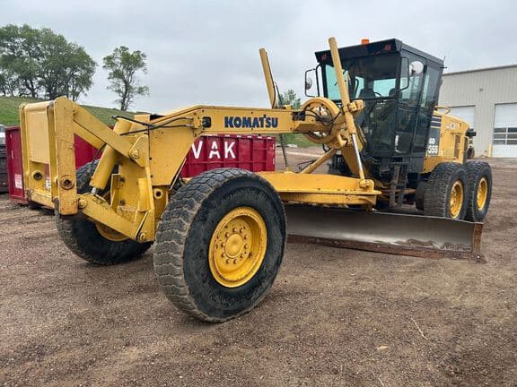 Image of Komatsu GD655 Primary image